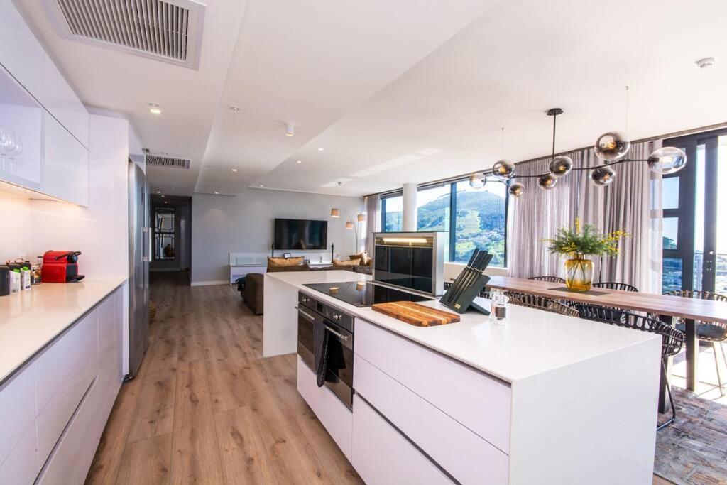 Apartment Magnificent Penthouse With Breathtaking Views *
