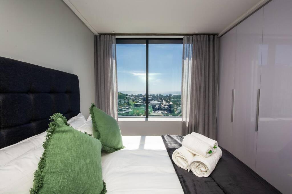 Magnificent Penthouse With Breathtaking Views Apartment *